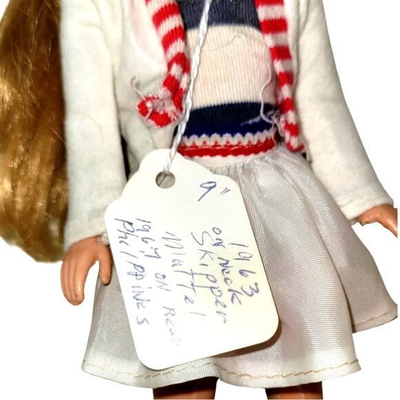 9" 1970's Vintage 9" Skipper, Barbie's Little Sister Carrying Case W/Accessories - Picture 7 of 10
